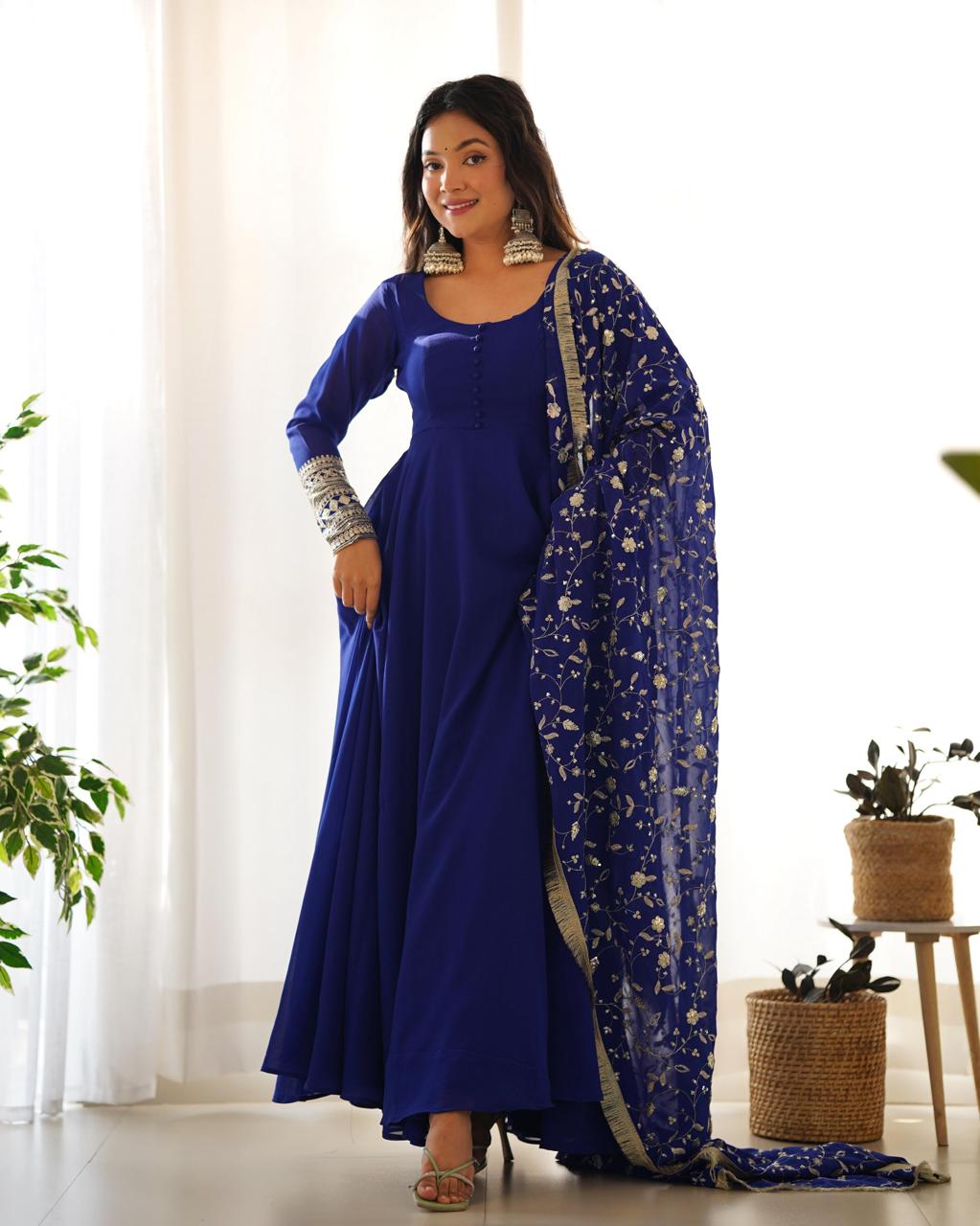Oumad Printed Kurta, Palazzo & Dupatta Set - Image 2